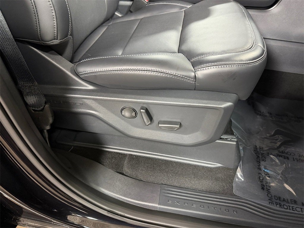 2025 Ford Expedition Max Platinum w/Bluecruise & Drivers Pkg
