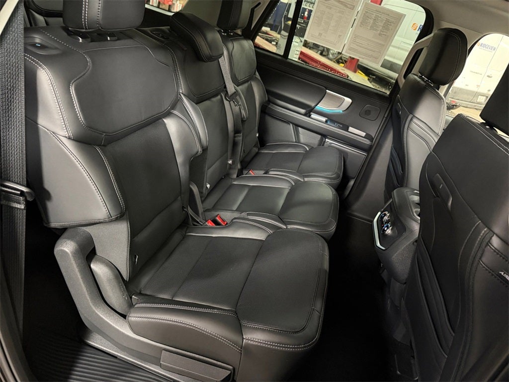 2025 Ford Expedition Max Platinum w/Bluecruise & Drivers Pkg