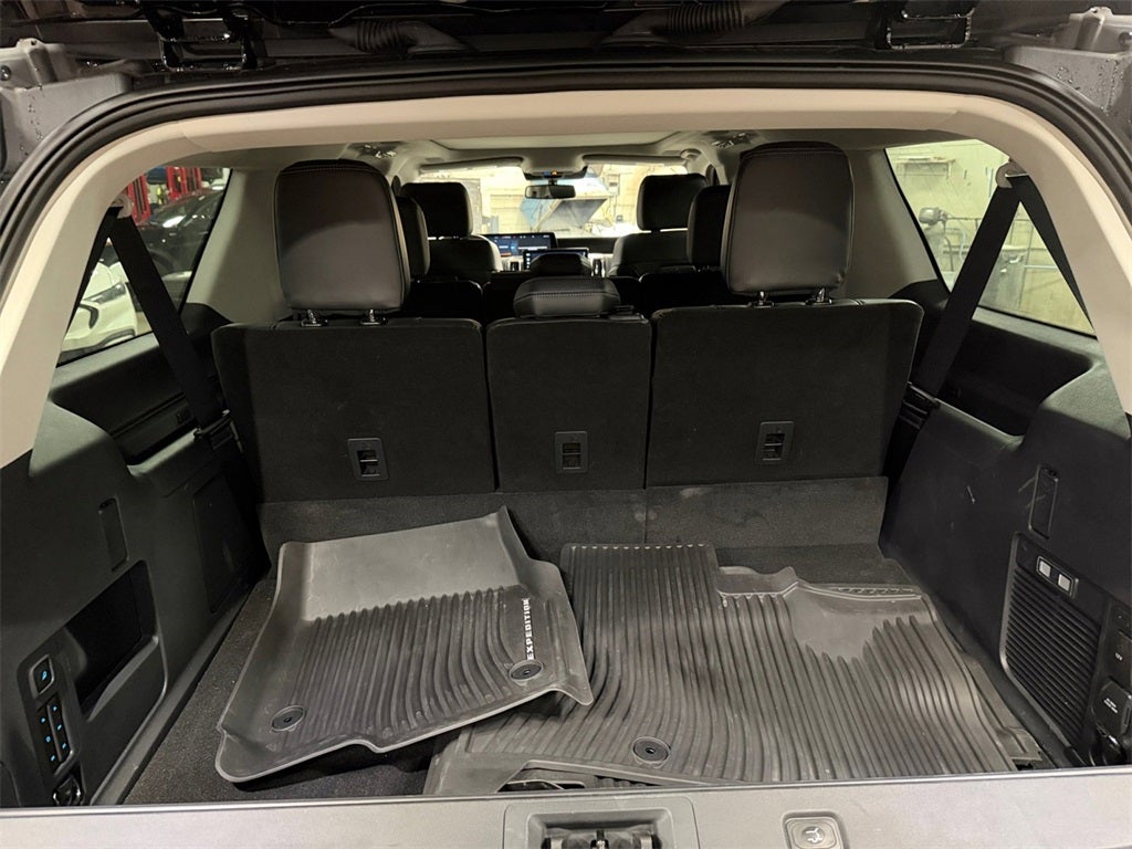 2025 Ford Expedition Max Platinum w/Bluecruise & Drivers Pkg