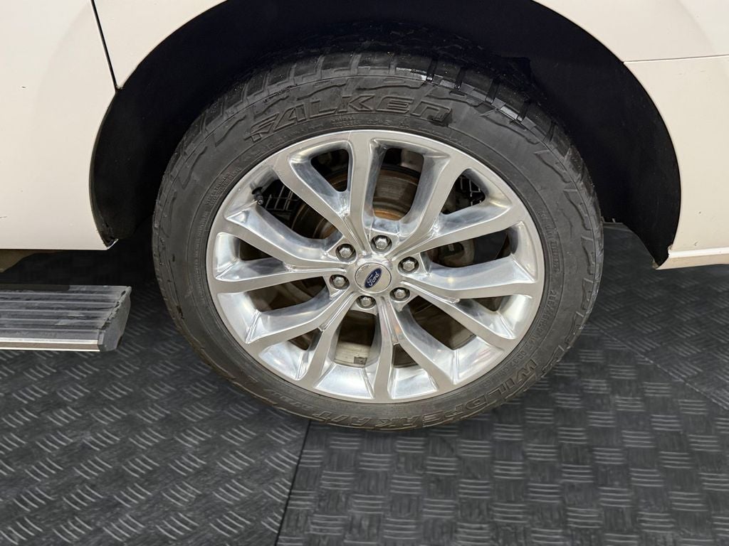 2018 Ford Expedition Max Platinum w/Drivers Assistance & Heavy Duty Tow Pkg