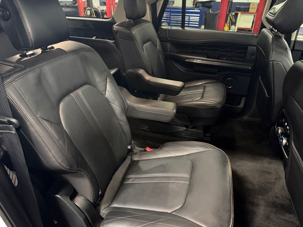 2018 Ford Expedition Max Platinum w/Drivers Assistance & Heavy Duty Tow Pkg