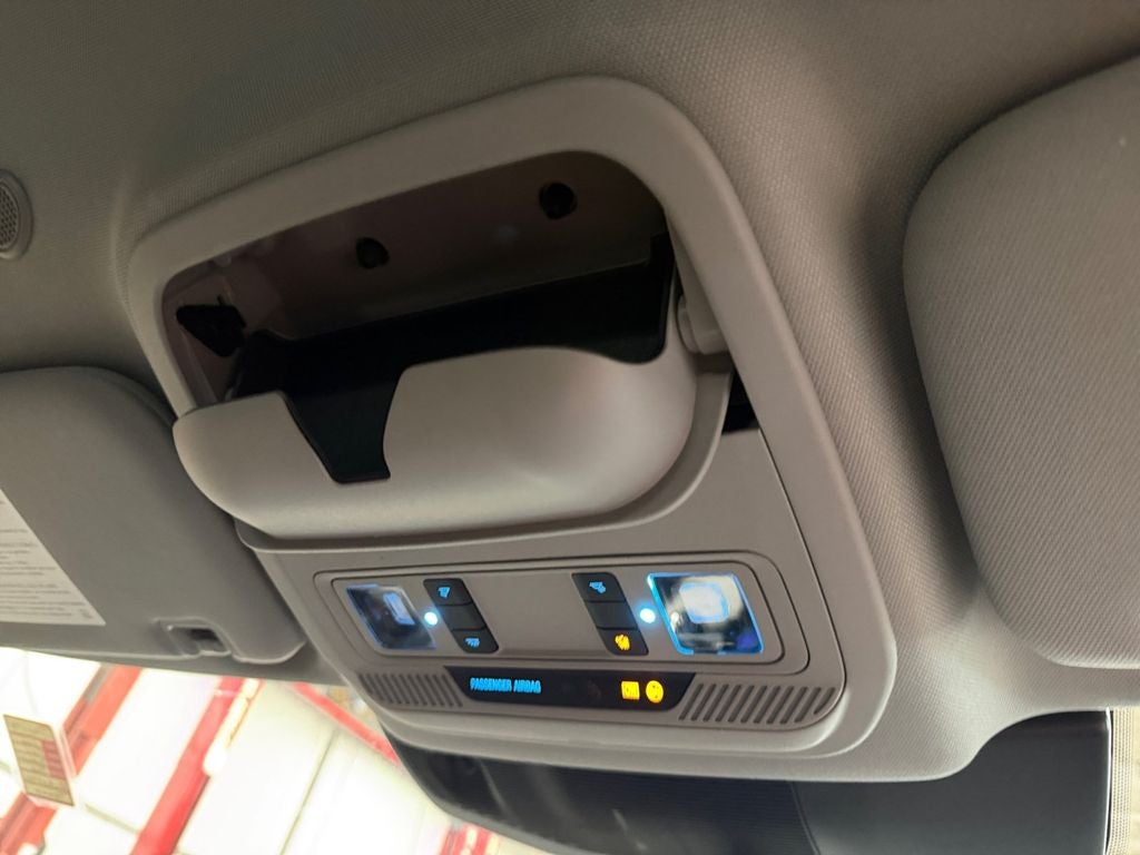 2022 Ford Explorer XLT w/Trailer Tow Pkg