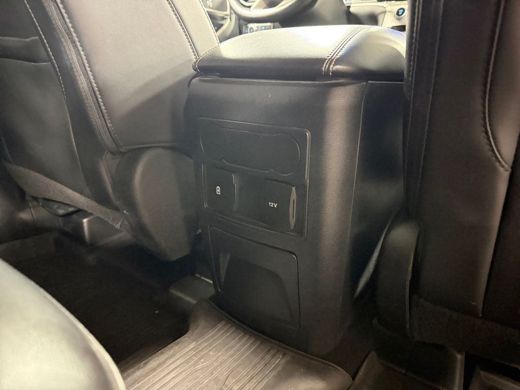 2022 Ford Explorer XLT w/Trailer Tow Pkg