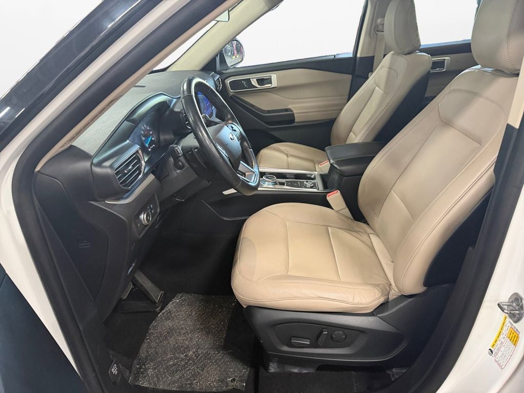2020 Ford Explorer XLT Twin Panel Roof!