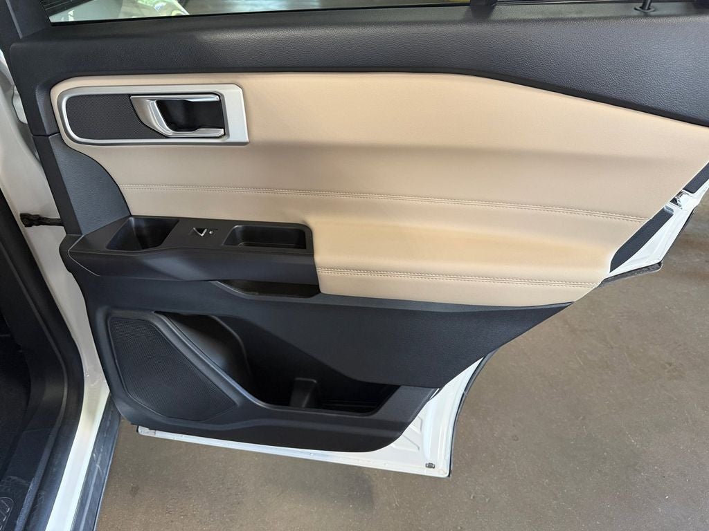 2020 Ford Explorer XLT Twin Panel Roof!
