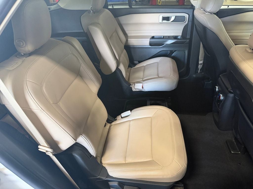 2020 Ford Explorer XLT Twin Panel Roof!