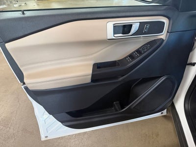 2020 Ford Explorer XLT Twin Panel Roof!