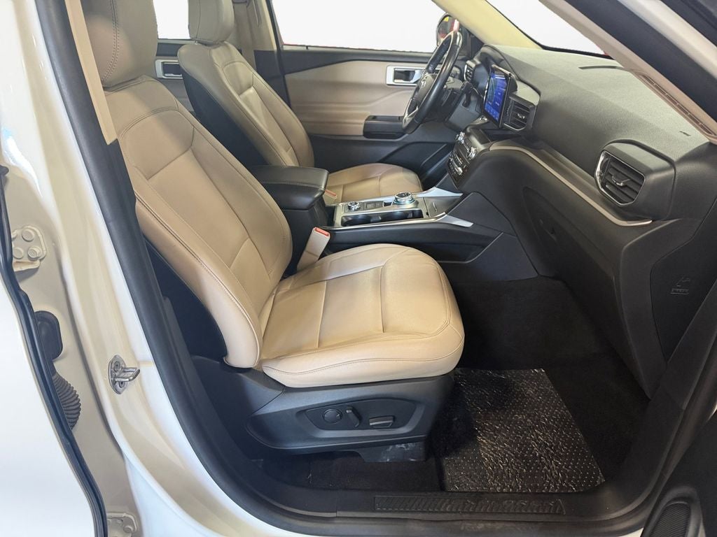 2020 Ford Explorer XLT Twin Panel Roof!