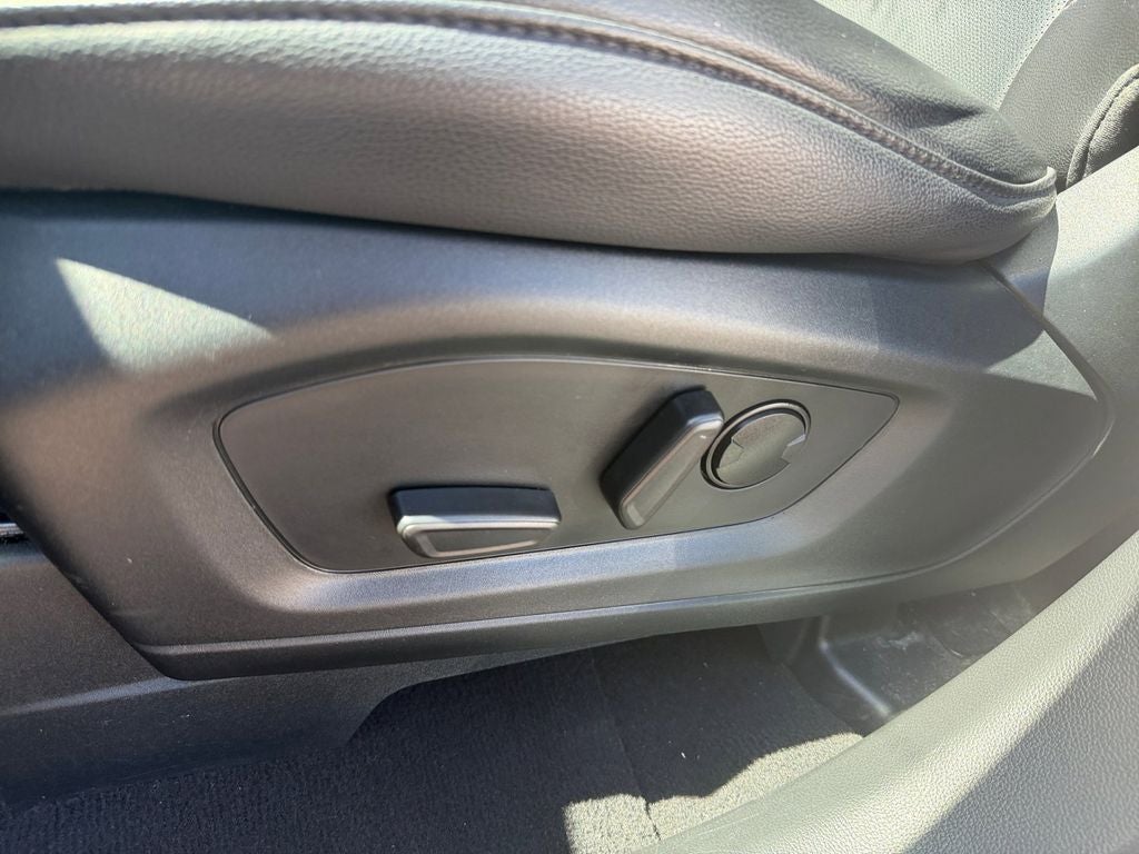 2023 Ford Explorer Limited w/Towing / B&O Sound & Twin Panel Moonroof