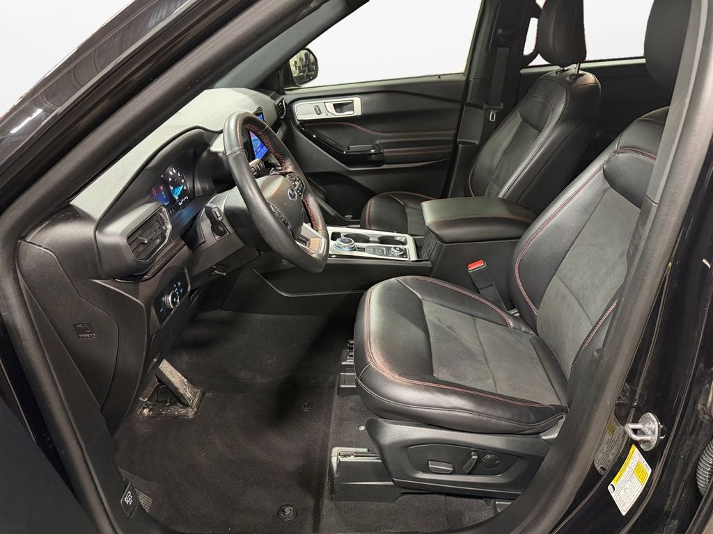 2023 Ford Explorer ST-Line w/Twin Panel Moonroof