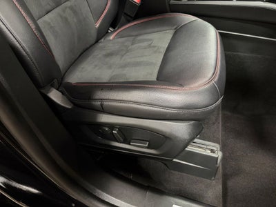 2023 Ford Explorer ST-Line w/Twin Panel Moonroof