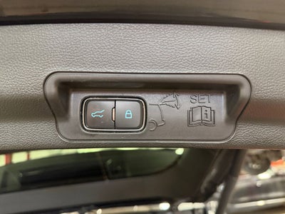 2023 Ford Explorer ST-Line w/Twin Panel Moonroof