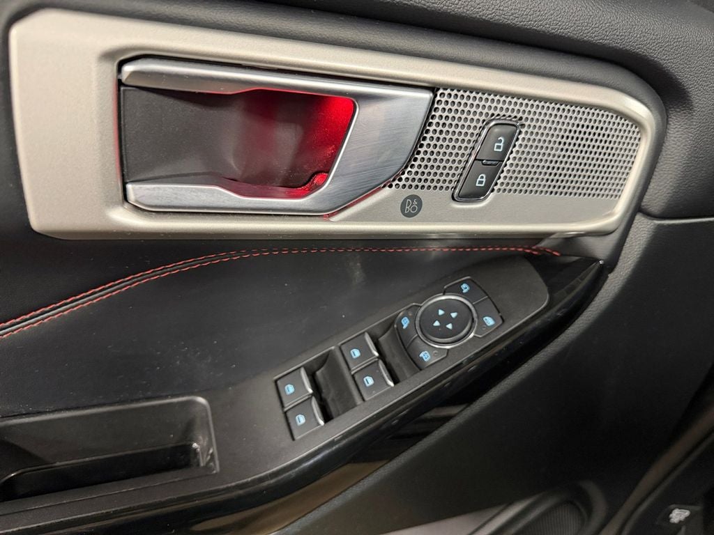 2023 Ford Explorer ST-Line w/Twin Panel Moonroof