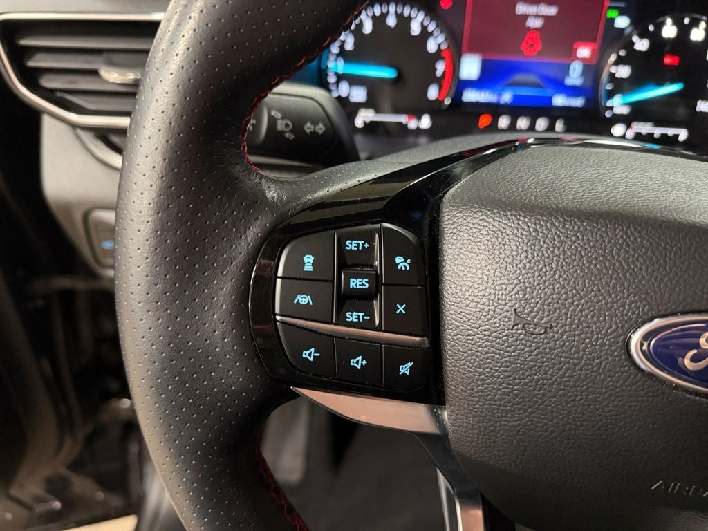 2023 Ford Explorer ST-Line w/Twin Panel Moonroof