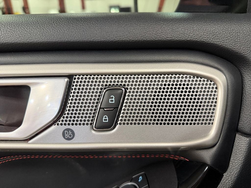 2023 Ford Explorer ST-Line w/Twin Panel Moonroof