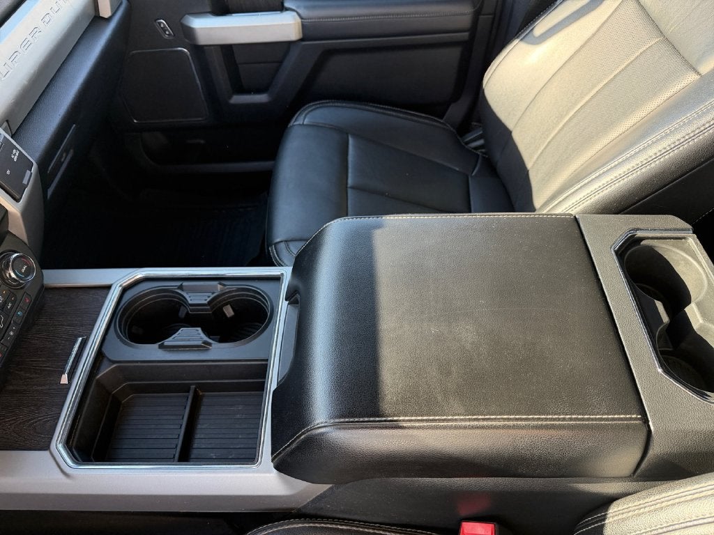 2021 Ford F-250SD Lariat w/Black Appearance & Tremor Off Road Pkgs