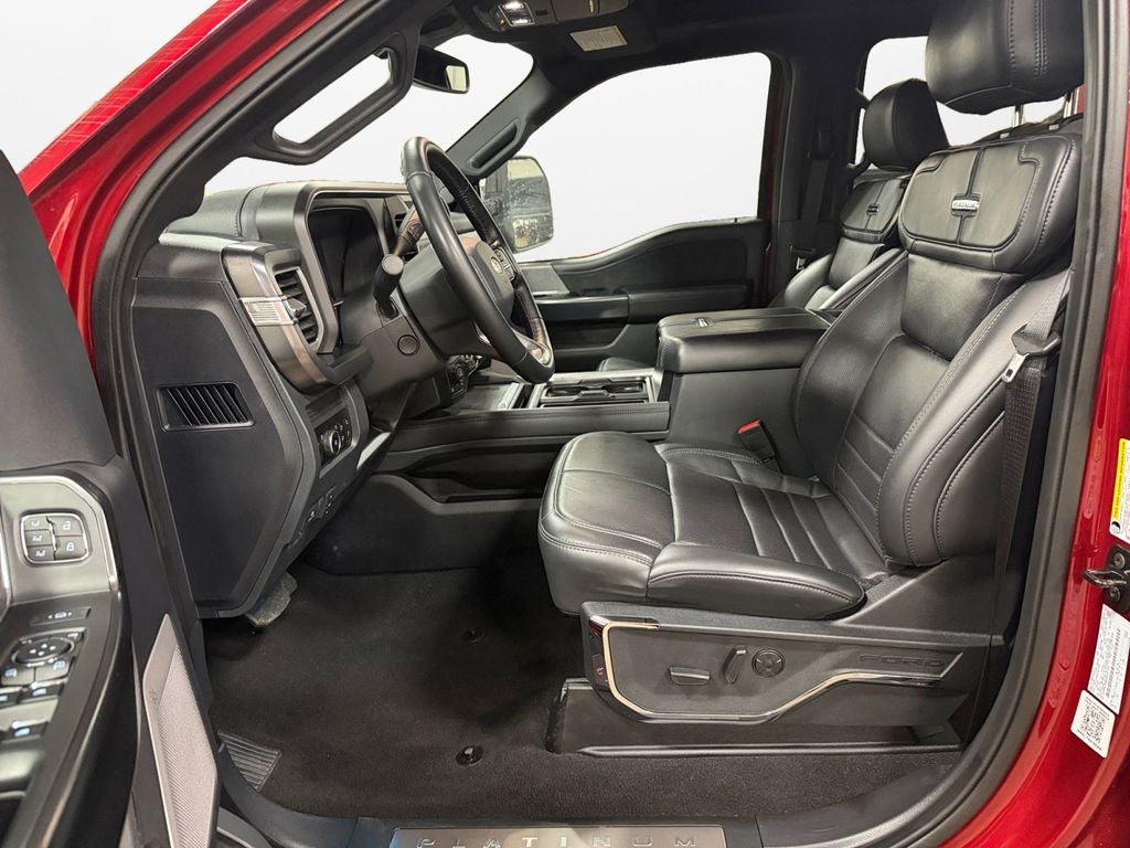 2025 Ford F-250SD Platinum w/Tremor Off Road & 5th Wheel Prep