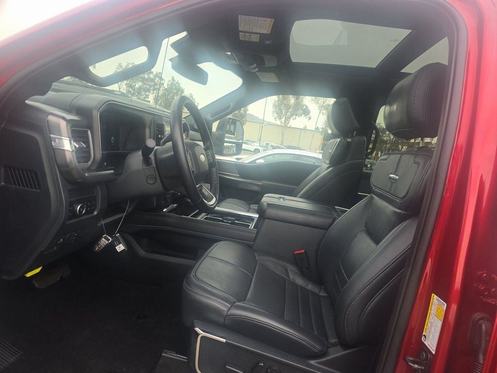 2025 Ford F-250SD Platinum w/Tremor Off Road & 5th Wheel Prep