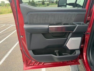2026 Ford F-350SD Platinum FX4 w/5th Wheel Prep & Twin Panel Moonroo