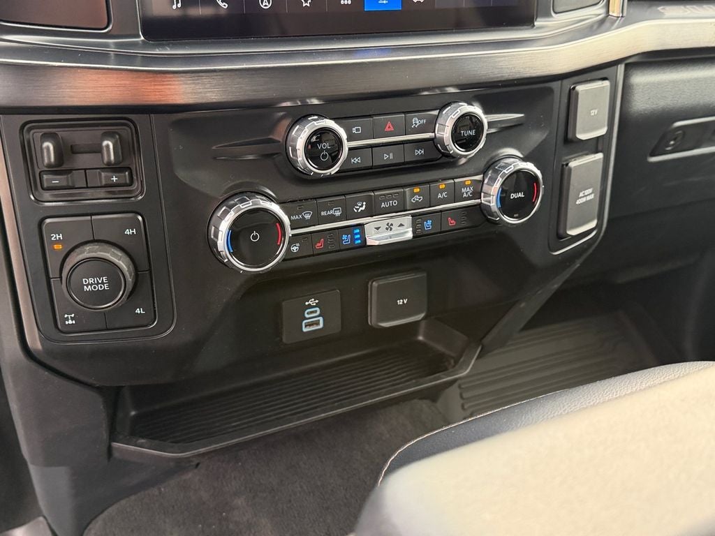 2025 Ford F-350SD Lariat w/ Preferred Equipt & 5th Wheel Prep