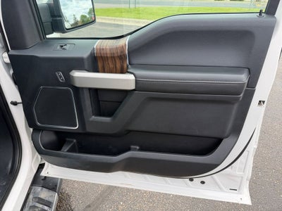 2019 Ford F-150 Lariat w/Tow & Chrome Appearance & Twin Panel Moon
