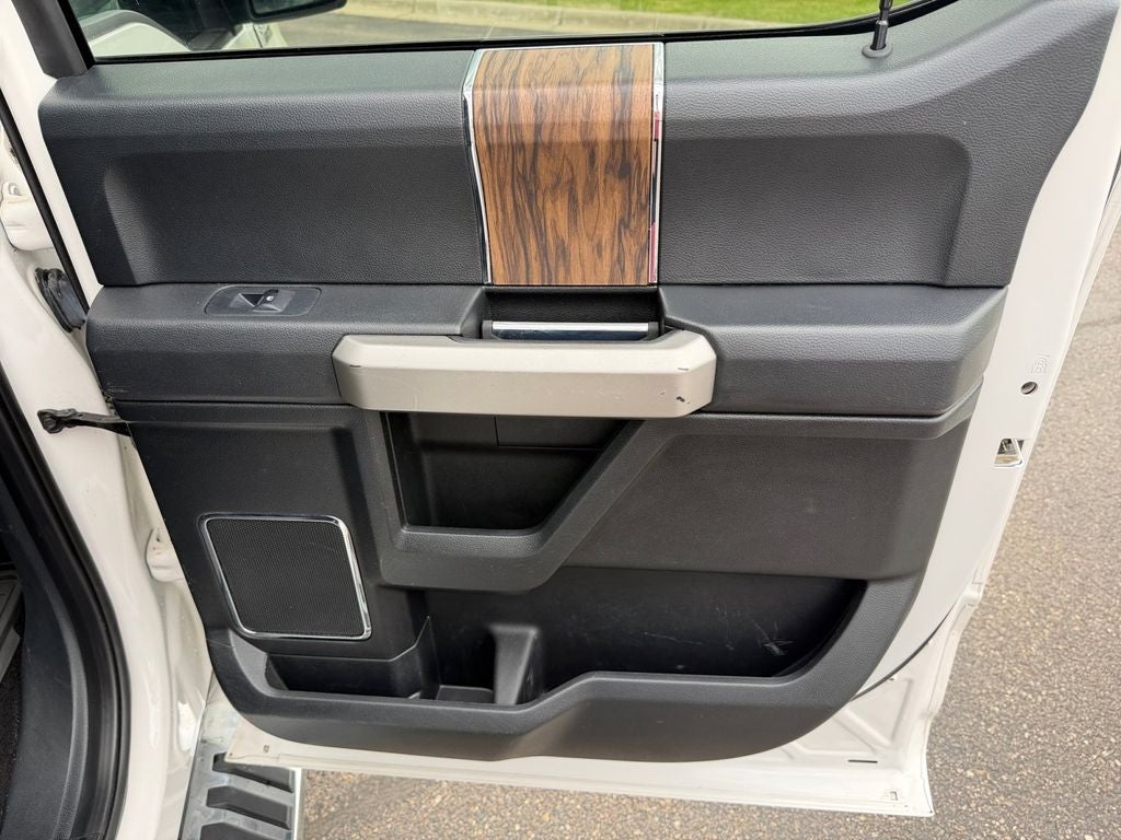 2019 Ford F-150 Lariat w/Tow & Chrome Appearance & Twin Panel Moon