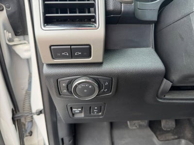 2019 Ford F-150 Lariat w/Tow & Chrome Appearance & Twin Panel Moon