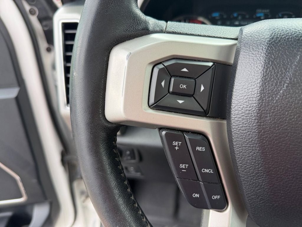 2019 Ford F-150 Lariat w/Tow & Chrome Appearance & Twin Panel Moon