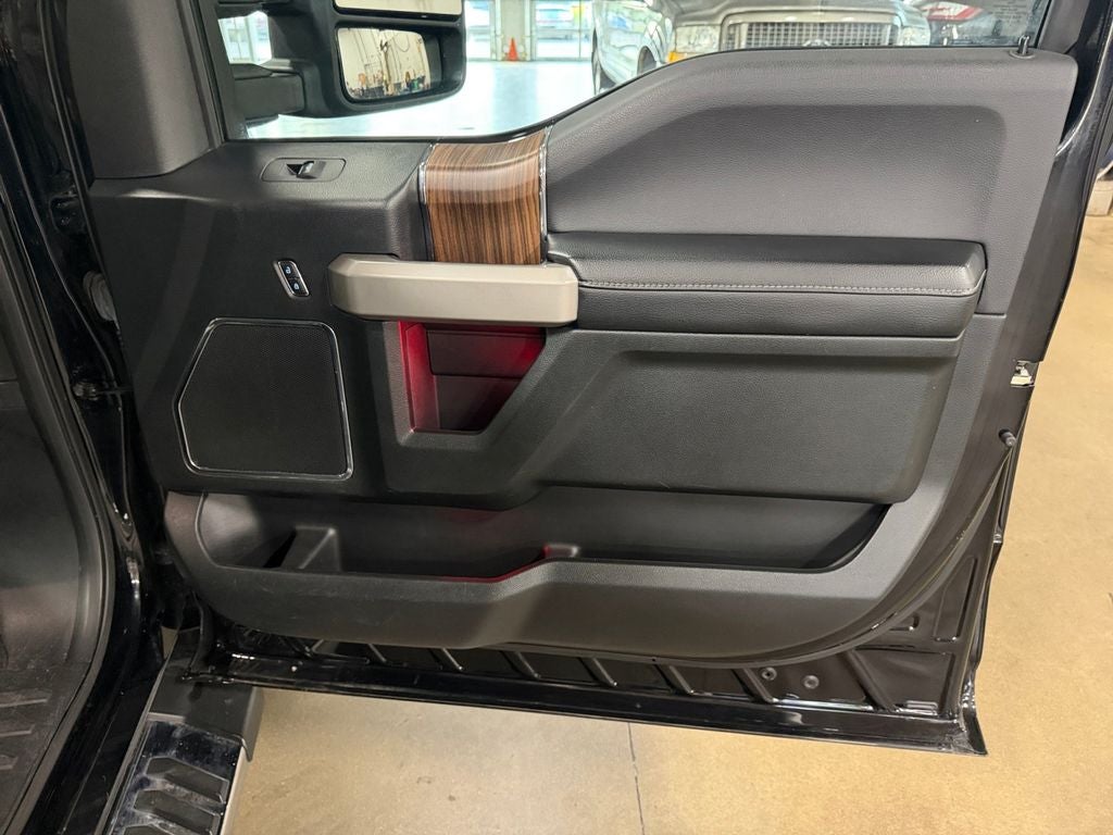 2016 Ford F-150 Lariat w/Max Tow & Chrome Appearance Pkgs