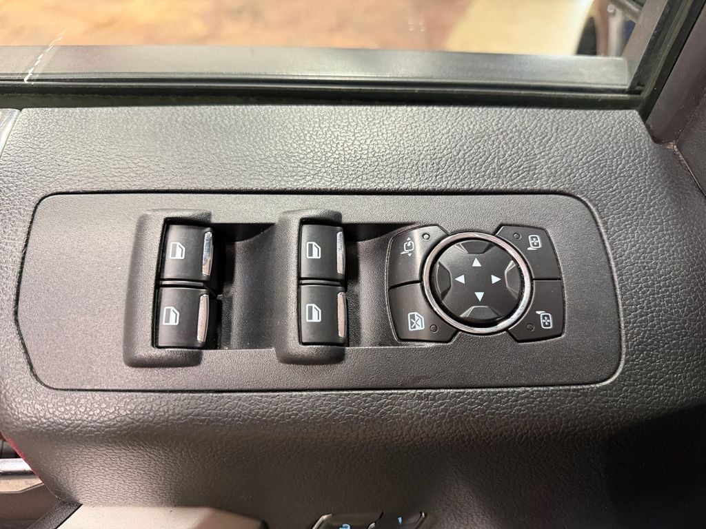 2016 Ford F-150 Lariat w/Max Tow & Chrome Appearance Pkgs
