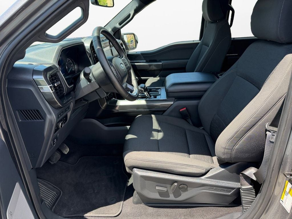 2023 Ford F-150 XLT Sport Apearance w/Twin Pano Roof