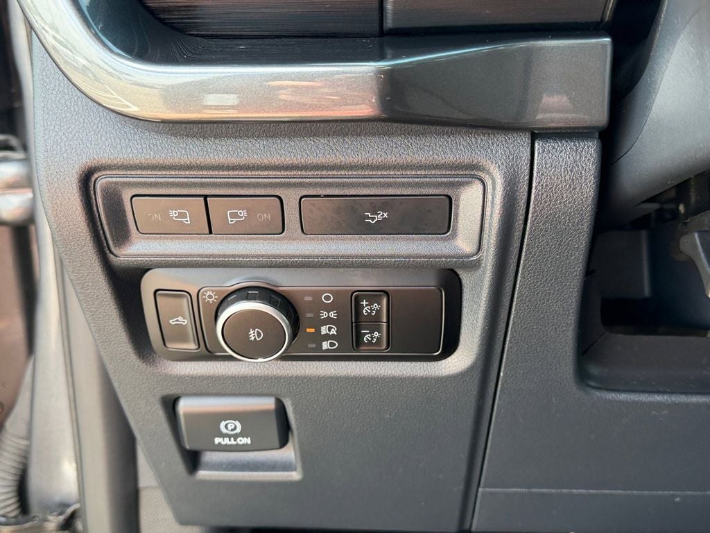 2023 Ford F-150 XLT Sport Apearance w/Twin Pano Roof