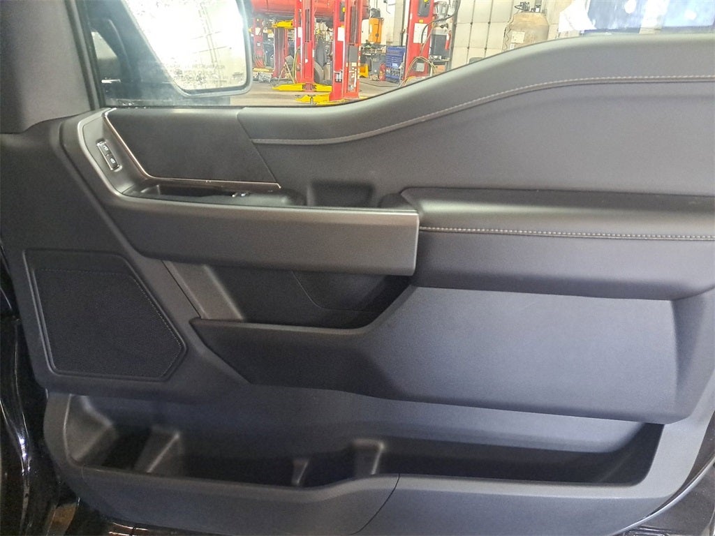 2025 Ford F-150 XLT Black Appearance Pkg