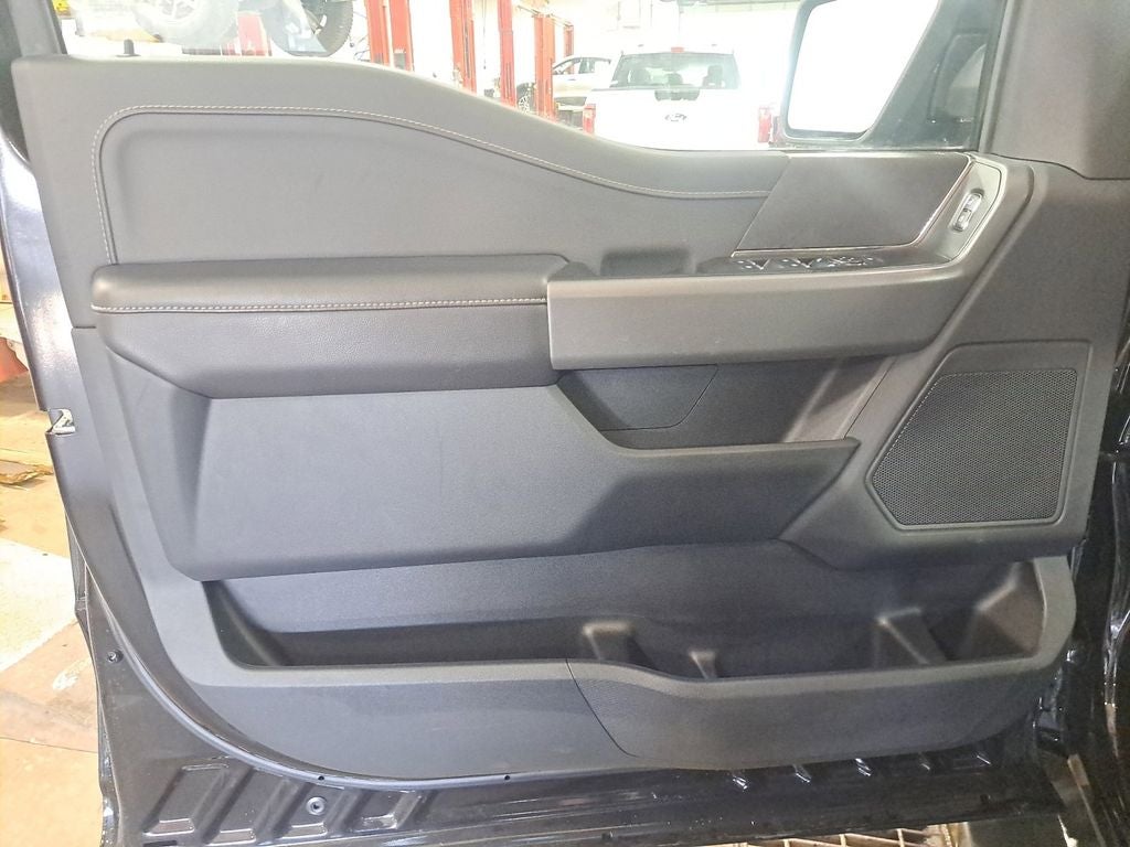 2025 Ford F-150 XLT Black Appearance Pkg