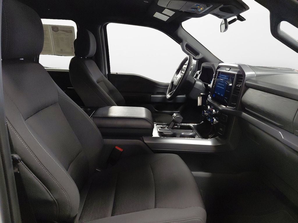 2025 Ford F-150 XLT w/Black Appearance Package