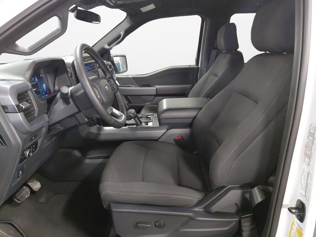 2025 Ford F-150 XLT w/Black Appearance Package