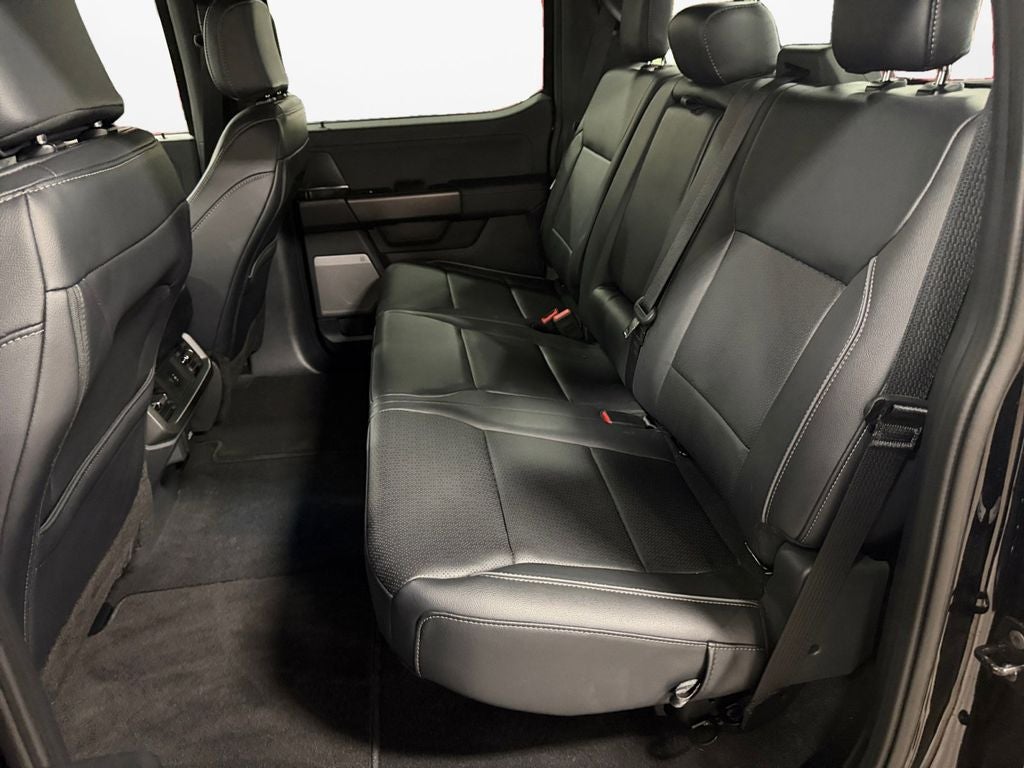 2025 Ford F-150 Lariat w/Black Appearance & Tow Haul Pkg