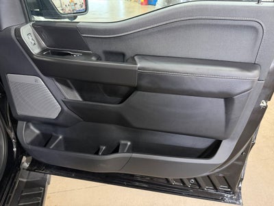 2025 Ford F-150 Lariat w/Black Appearance & Tow Haul Pkg