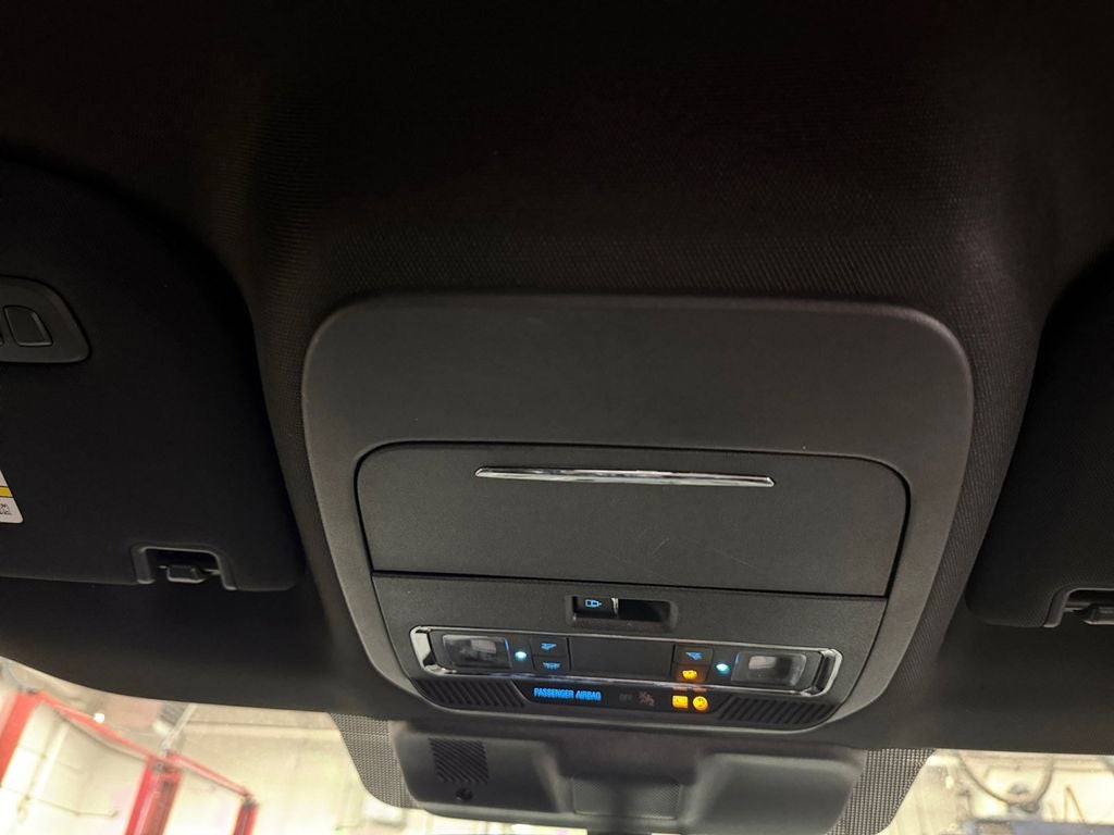 2025 Ford F-150 Lariat w/Black Appearance & Tow Haul Pkg