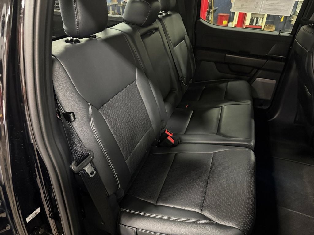 2025 Ford F-150 Lariat w/Black Appearance & Tow Haul Pkg