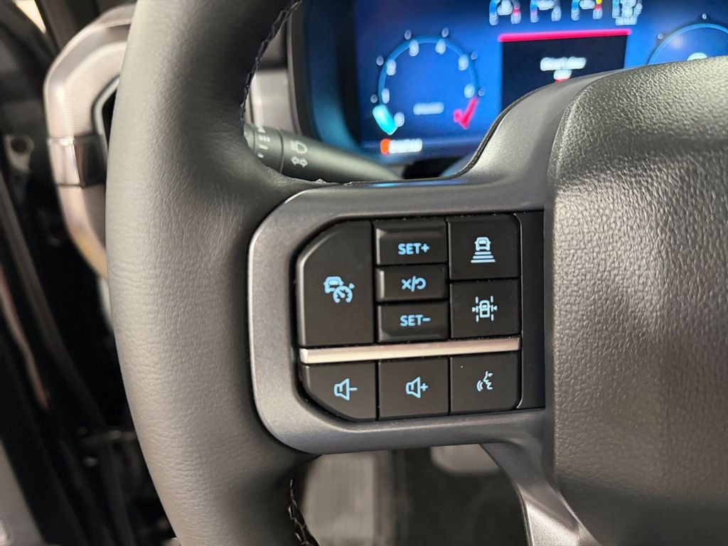 2025 Ford F-150 Lariat w/Black Appearance & Tow Haul Pkg