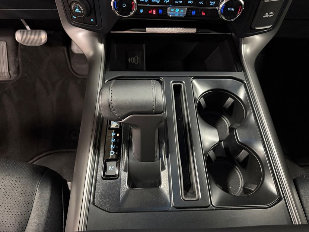 2025 Ford F-150 Lariat w/Black Appearance & Tow Haul Pkg