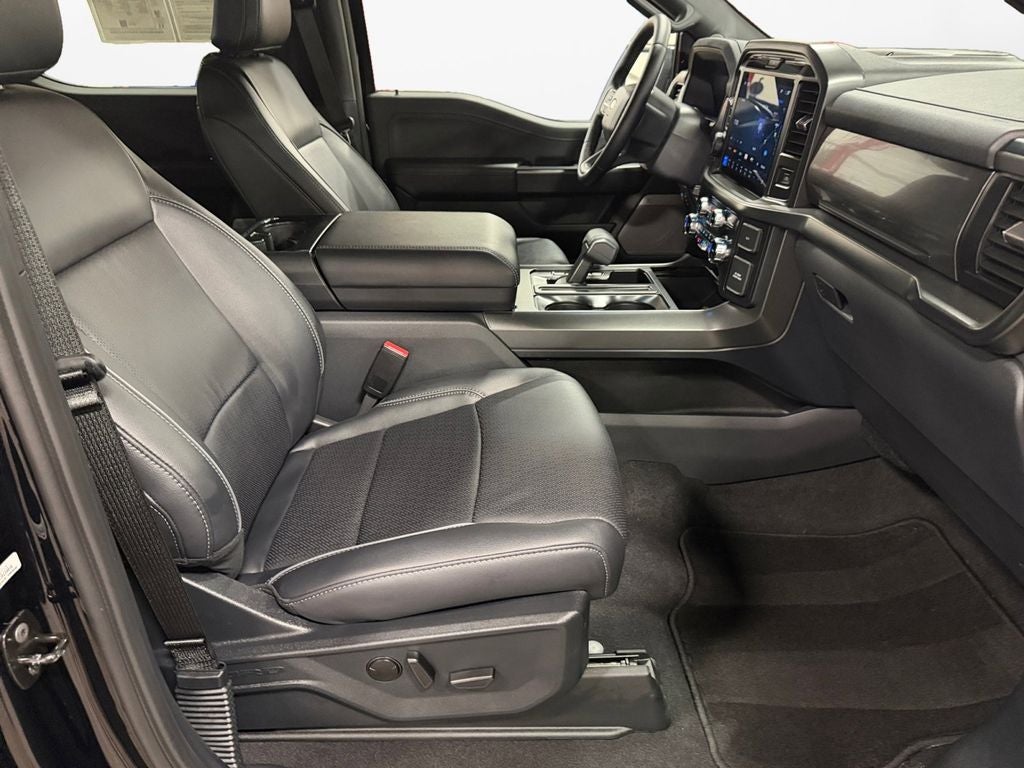 2025 Ford F-150 Lariat w/Black Appearance & Tow Haul Pkg