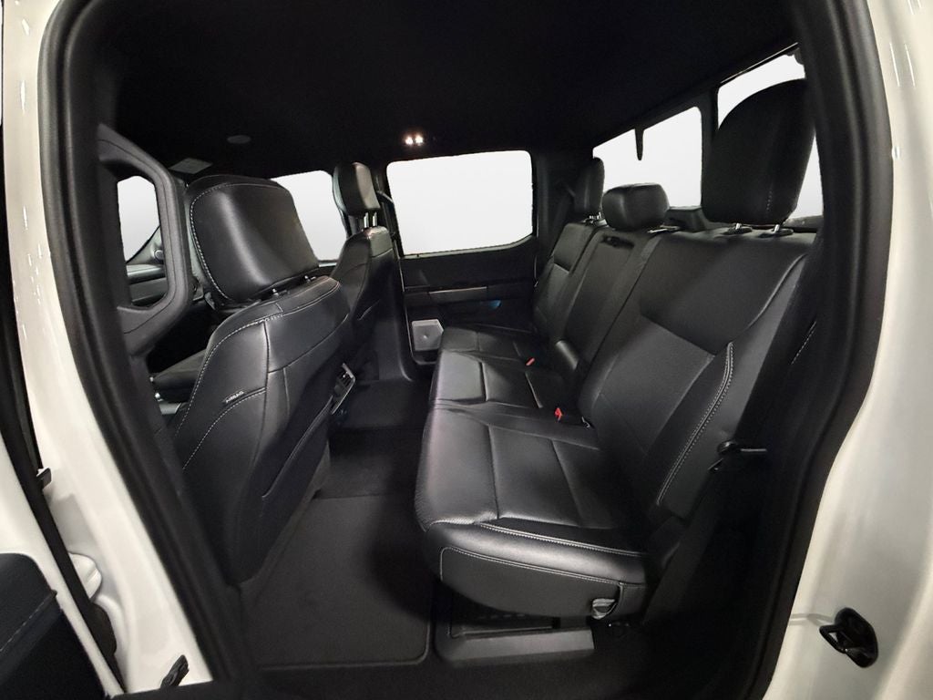 2024 Ford F-150 Lariat w/Black Appearance & Blue Cruise Equip