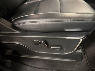 2024 Ford F-150 Lariat w/Black Appearance & Blue Cruise Equip