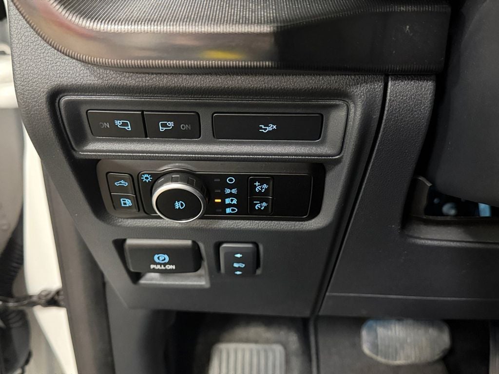 2024 Ford F-150 Lariat w/Black Appearance & Blue Cruise Equip