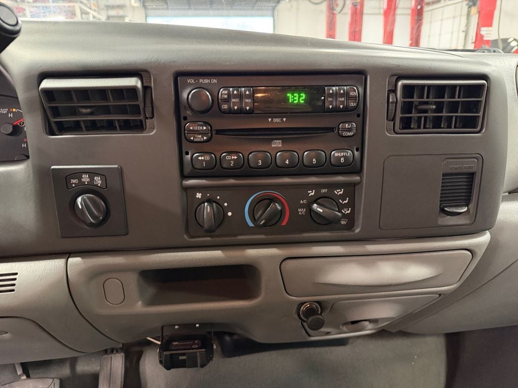 2004 Ford F-350SD XLT