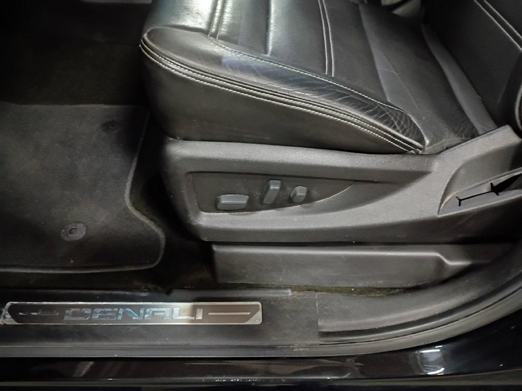 2018 GMC Yukon XL Denali Ultimate w/Open Road Pkg