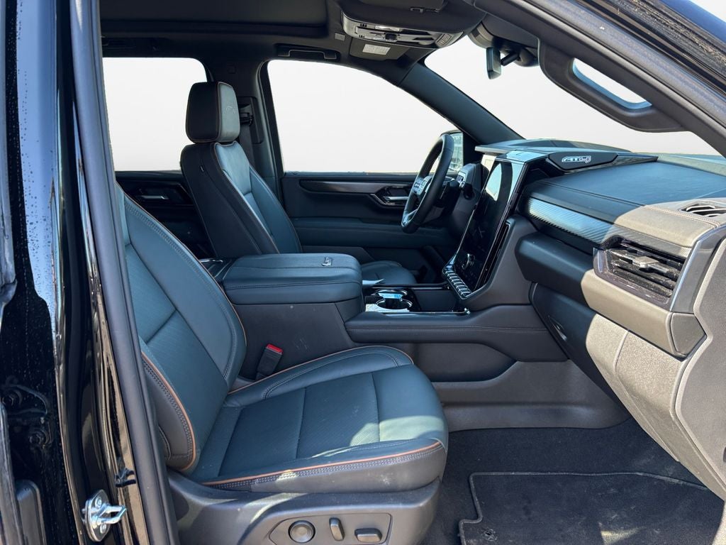 2025 GMC Yukon XL AT4