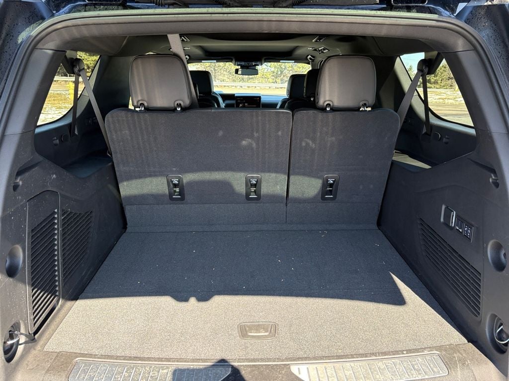 2025 GMC Yukon XL AT4